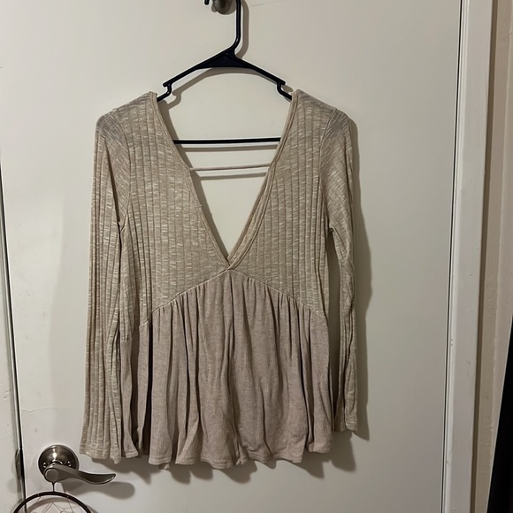 V neck long sleeve top - Picture 2 of 2